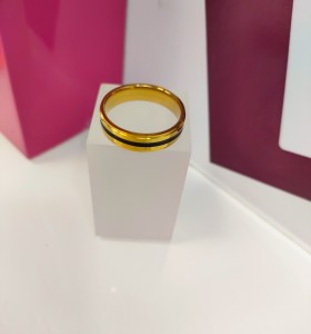 1-9-75772-1-Anillo acero dorado con linea negra fina T27
