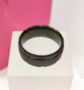 7-9-75823-1-Anillo acero negro con lineas en el centro T18
