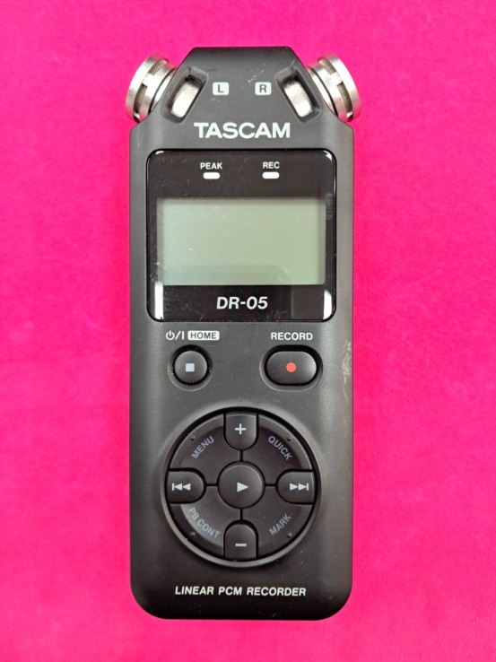 6-6-169005-1-Dictáfono Tascam DR-05