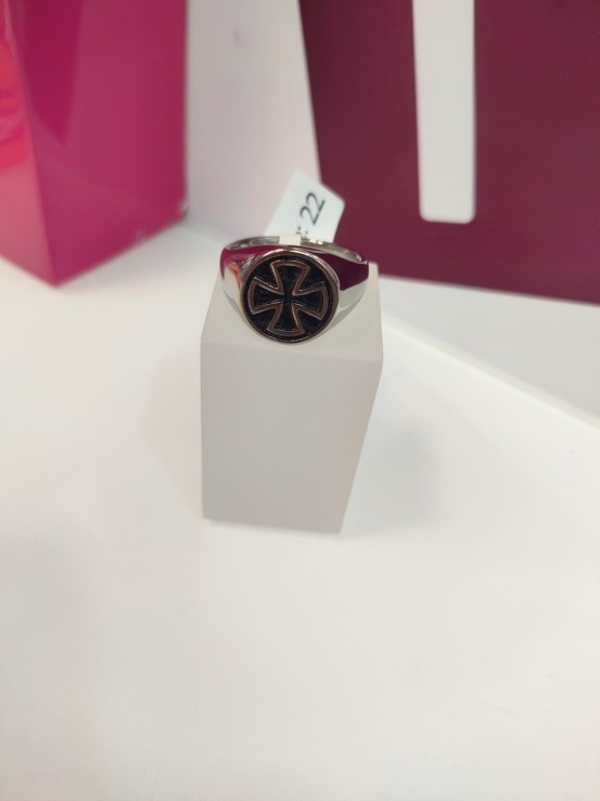 6-9-75488-1-Anillo acero plateado cruz de hierro T27