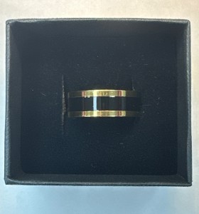 6-9-75737-1-Anillo acero dorado con linea gruesa negra T21