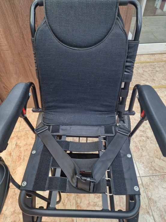 1-1-270781-3-Silla De Ruedas Electrica Negra 2 Motores 250W