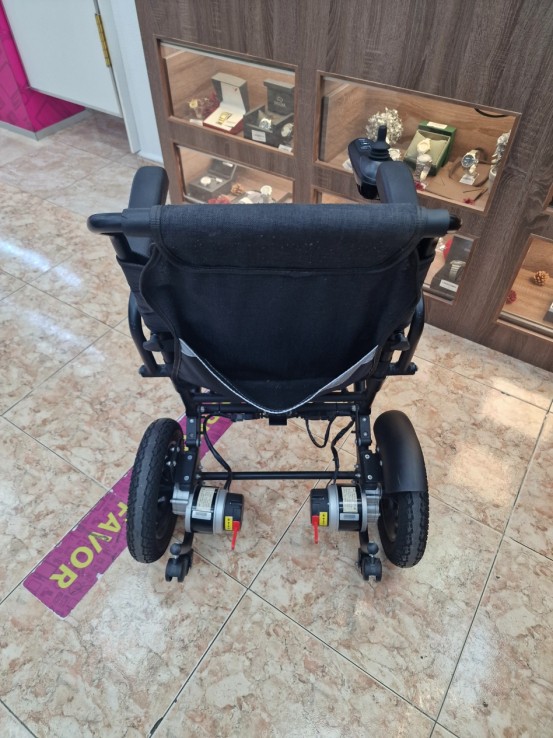 1-1-270781-4-Silla De Ruedas Electrica Negra 2 Motores 250W