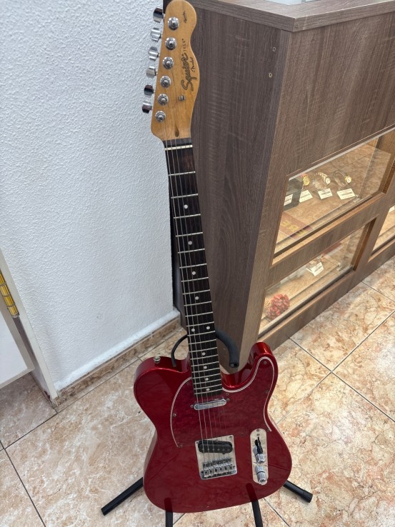 1-1-272950-1-Guitarra Electrica Squier By Fender Candy Apple Red