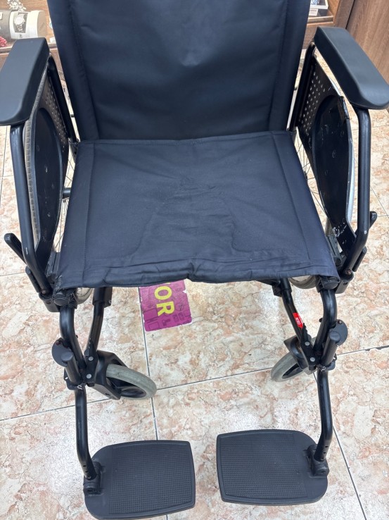 1-1-272970-2-Silla De Ruedas Silla De Ruedas Orthos Negra