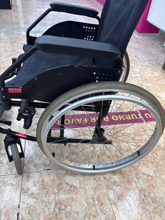 1-1-272970-3-Silla De Ruedas Silla De Ruedas Orthos Negra