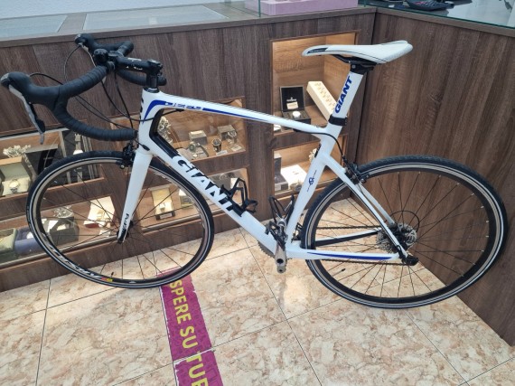 1-1-260523-1-Bicicleta Carretera Giant Def 9 Blanca Carbono Talla L