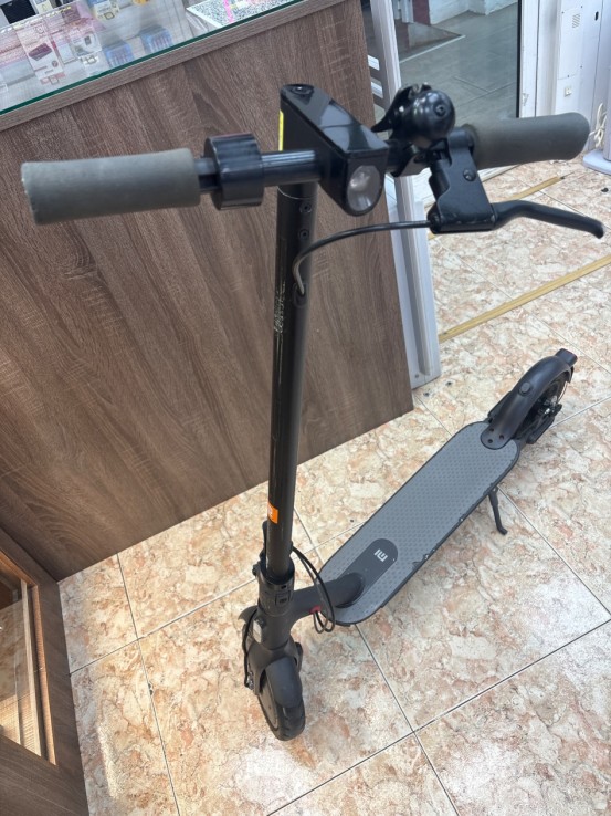 1-1-267252-1-Patinete Electrico Xiaomi Scooter Essential