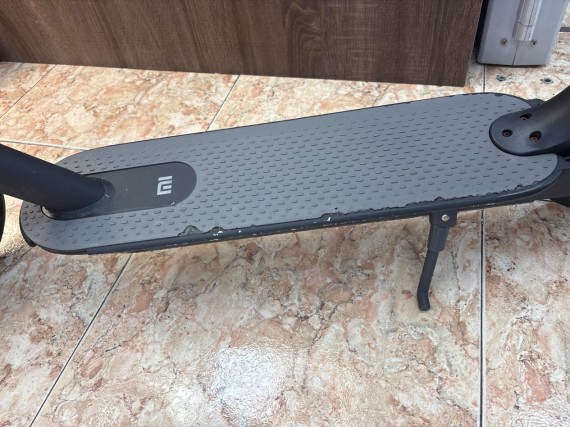 1-1-267252-2-Patinete Electrico Xiaomi Scooter Essential
