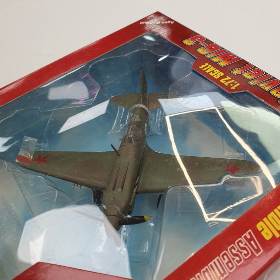 1-1-251654-2-Bebé y juguetes Avion easy model 37223 7th iap 1941 