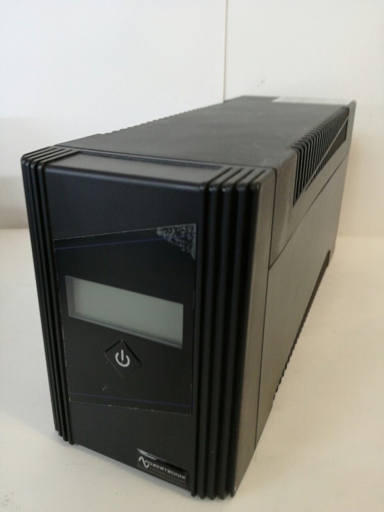 1-1-232792-1-Periféricos Sai Powertronix Lcd 650 Negro