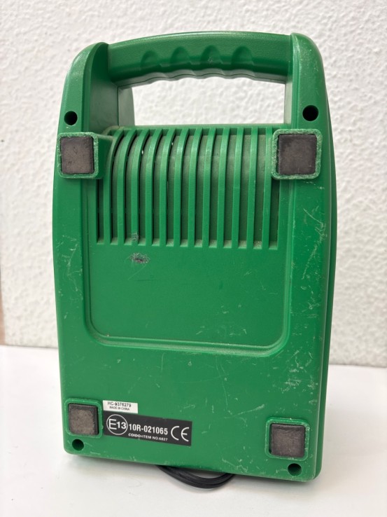 1-1-269790-2-Compresor Portátil 300PSI Verde