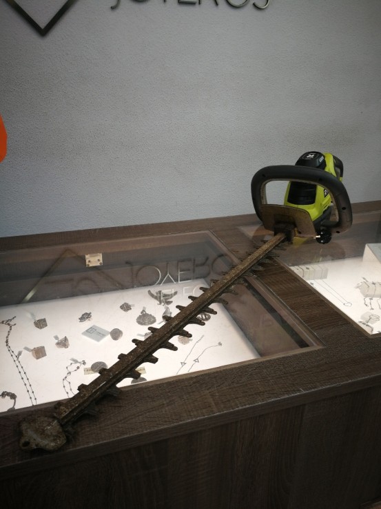 1-1-246439-1-Cortasetos Ryobi 600 W Hojas De 60 Cm Rht6160rs 