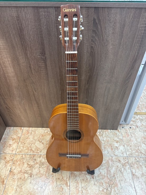 1-1-266543-1-Guitarra Clasica Giannini AWN60 