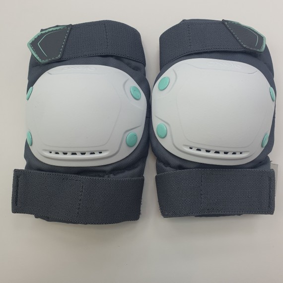 1-1-266812-1-Protecciones Patinaje Rodilla Gris Blanco