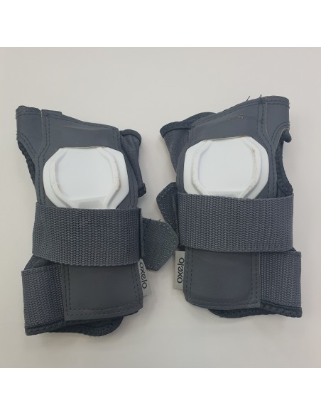 1-1-266810-1-Protecciones patinaje mano gris y blanco 