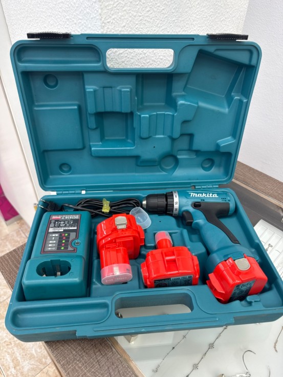 1-1-260688-1-Taladro A Bateria Makita 6270d 3 Baterias