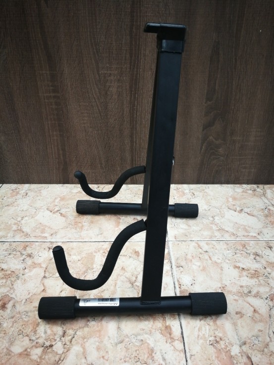 1-1-256749-2-Instrumento Cuerda Soporte Negro