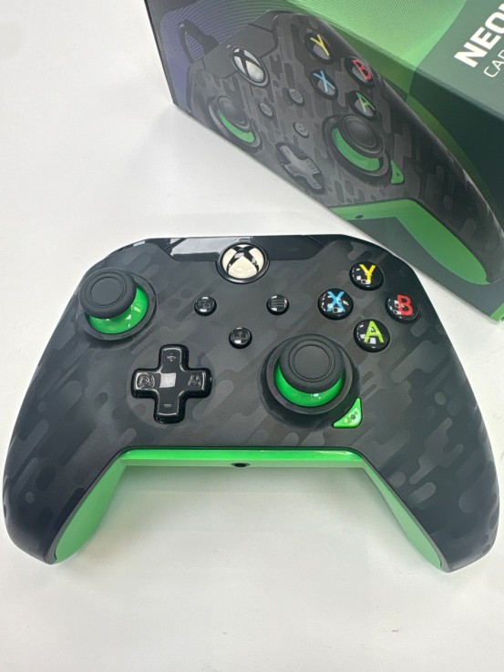 1-1-271605-1-Mando Xbox PDP Mando Con Cable Neon Carbon Para Xbox Series X 