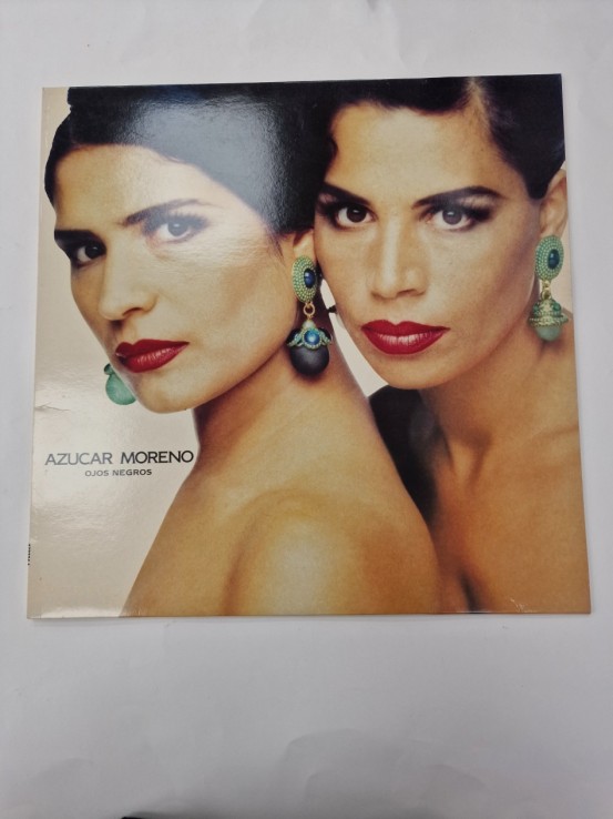 1-1-264573-1-azucar moreno ojos negros
