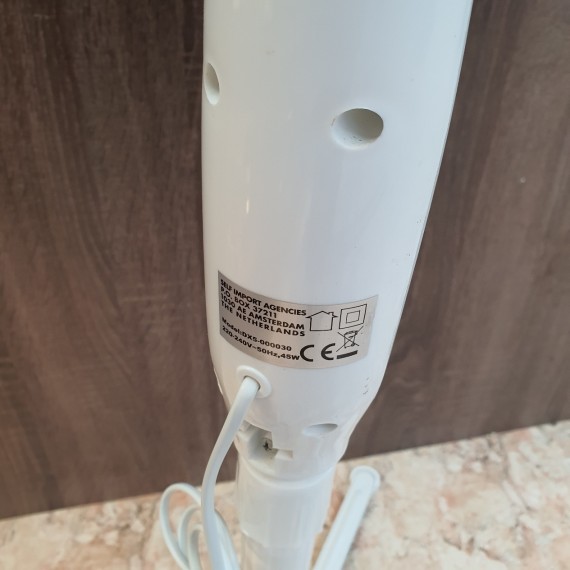 1-1-263513-2-Ventilador De Pie Blanco