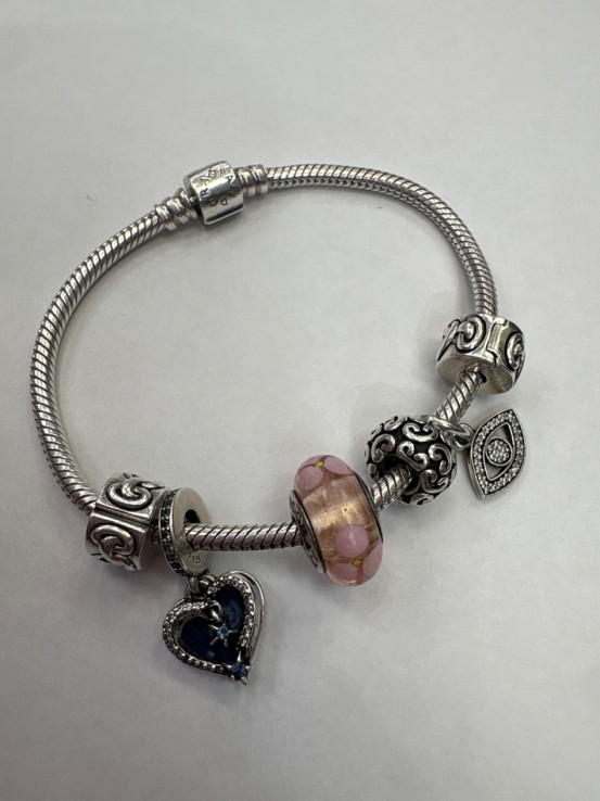 1-1-270171-2-Pulsera Pandora 5 Charm