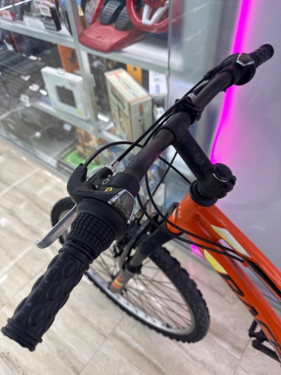 8-8-75702-6-Bicicleta Montana Racer 260