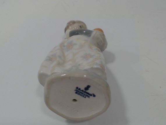 8-8-33065-3-Lladro Valencia Niña Cesta de Naranjas 7 Alto