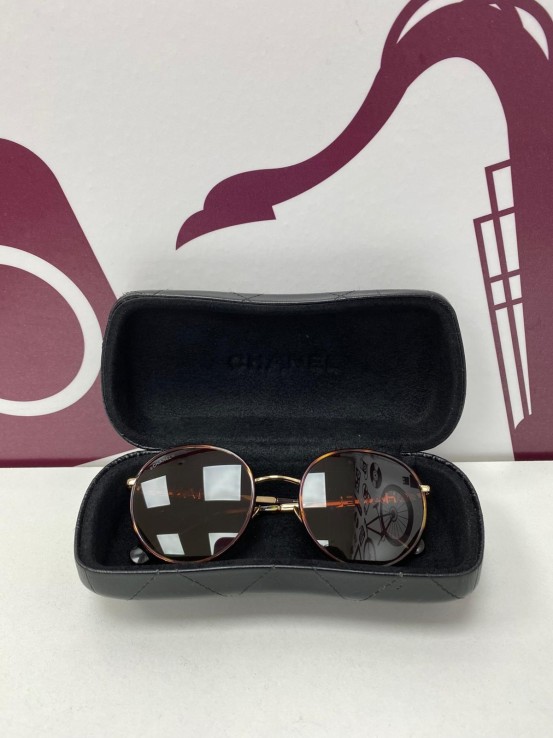 8-8-77322-6-Gafas De Sol Señora CHANEL 4282
