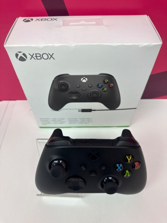 8-8-77377-2-Mando Xbox Series S