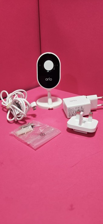 8-8-66397-4-Camara Videovigilancia Arlo Essential