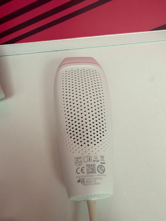 8-8-77652-2-Depiladora Laser Philips Lumea Essential