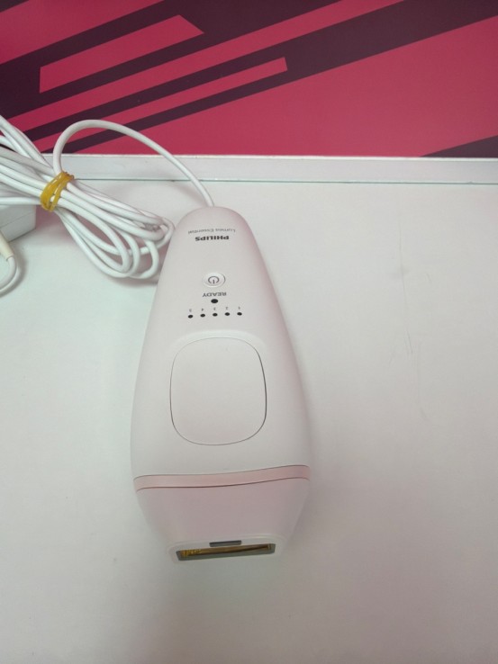 8-8-77652-3-Depiladora Laser Philips Lumea Essential