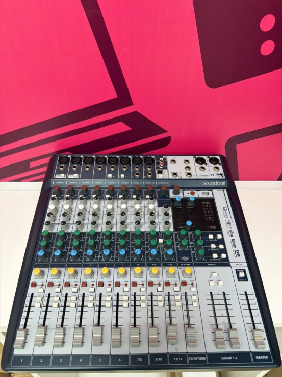 8-8-78108-1-Controlador Soundcraft Signature 12
