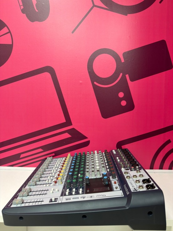 8-8-78108-3-Controlador Soundcraft Signature 12