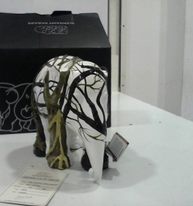 8-1-131789-1-FIGURA ARTESANAL ELEPHANT PARADE DUMBINA 20CM SAM HACKING