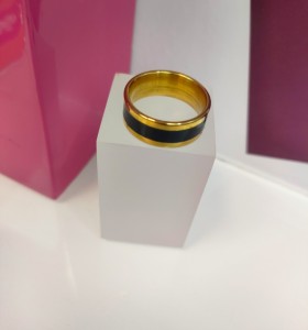 8-9-75733-1-Anillo acero dorado con linea gruesa negra T19