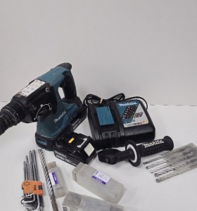 7-1-252839-1-Martillo A Bateria Makita DHR243