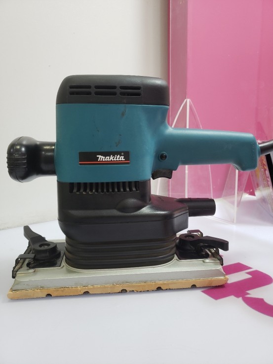 7-7-56850-1-Lijadora Orbital Makita 9046 