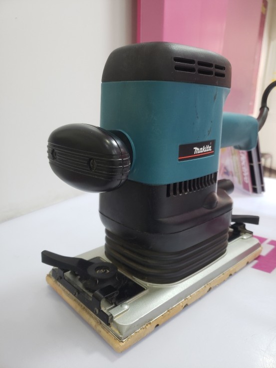 7-7-56850-2-Lijadora Orbital Makita 9046 