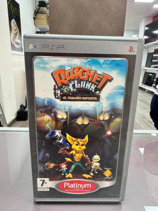 7-7-82246-1-Videojuego PSP Ratchet clank el tamaño importa 