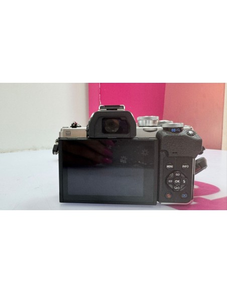 7-7-77027-10-Cámara digital EVIL Olympus OM D IV Objetivo Olympus 14-42mm