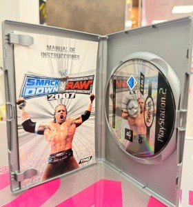 7-7-85032-1-Videojuego Smack Down VS Raw 2007 2