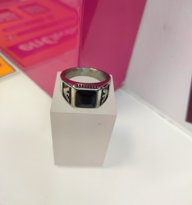 7-9-75535-1-Anillo acero plateado con piedra negra cuadrada T21