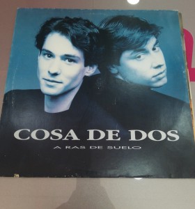 7-7-68610-1-Cosa de dos a ras del suelo