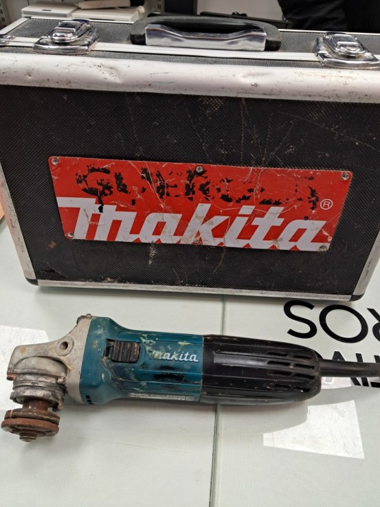 6-6-168302-1-Radial Makita GA4530