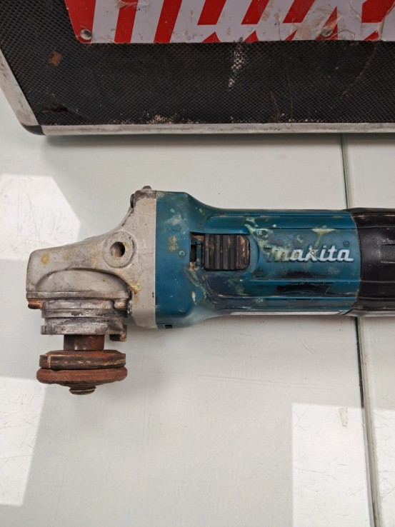 6-6-168302-2-Radial Makita GA4530