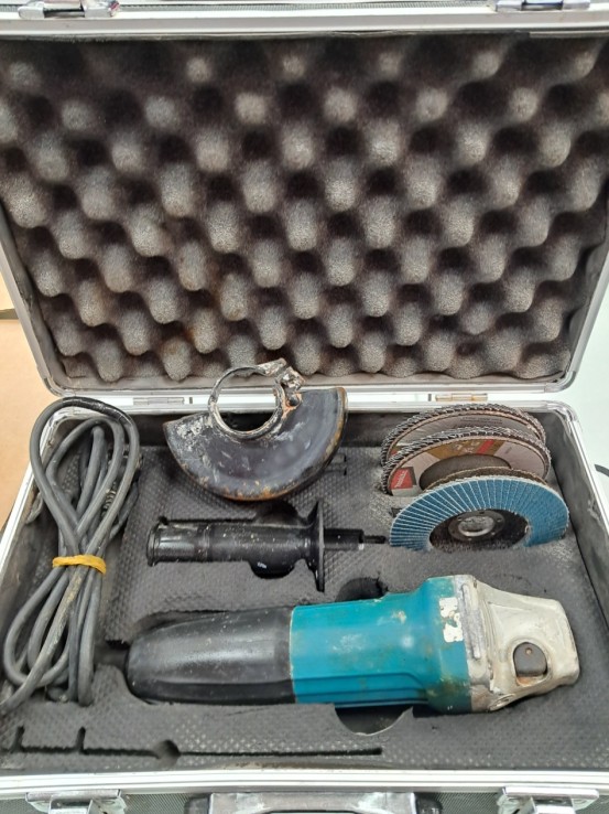 6-6-168302-3-Radial Makita GA4530