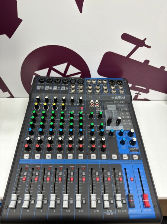 8-8-72834-2-Mesa DJ YAMAHA MG12XU