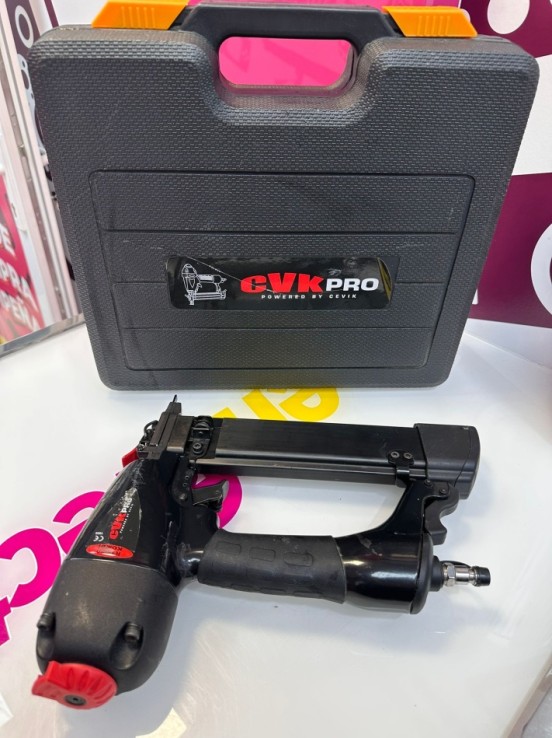 9-9-72553-1-Clavadora Neumatica CEVIK PRO Kombi R16 50 Con Presión Máxima De 7 Bares